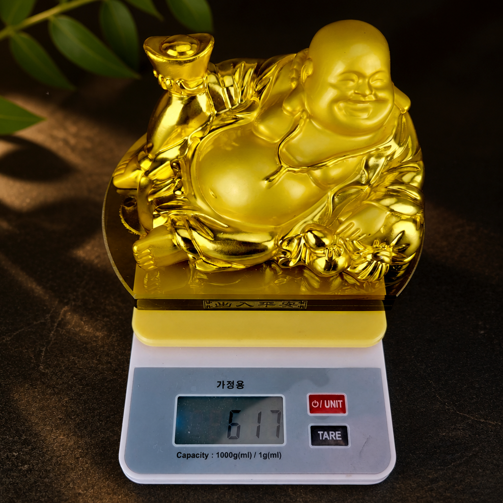 황금포대화상 황금포대화상을 전자저울에 올려 무게를 확인하는 모습 이미지